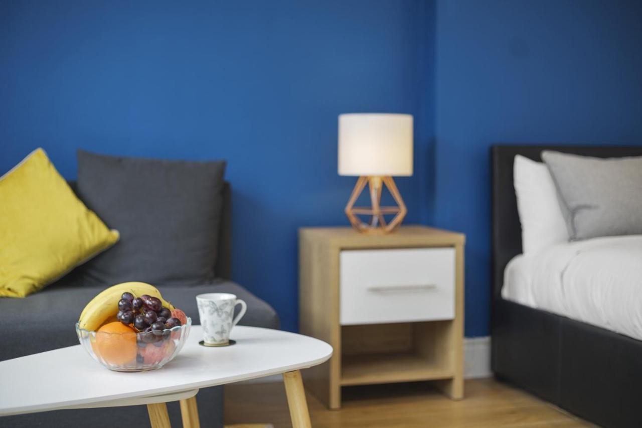 Studio Apartment By Homely Stays Лондон Екстер'єр фото