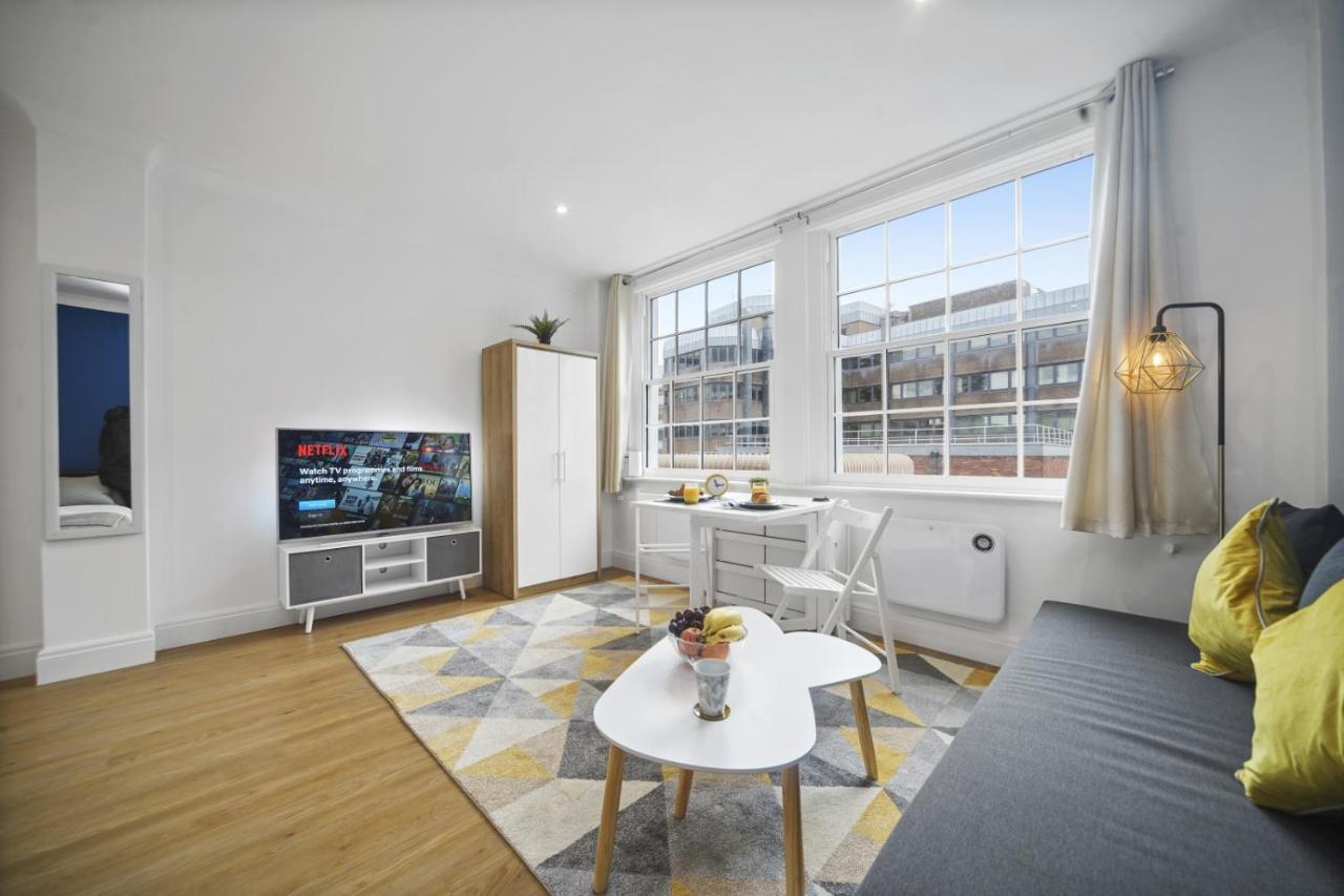 Studio Apartment By Homely Stays Лондон Екстер'єр фото