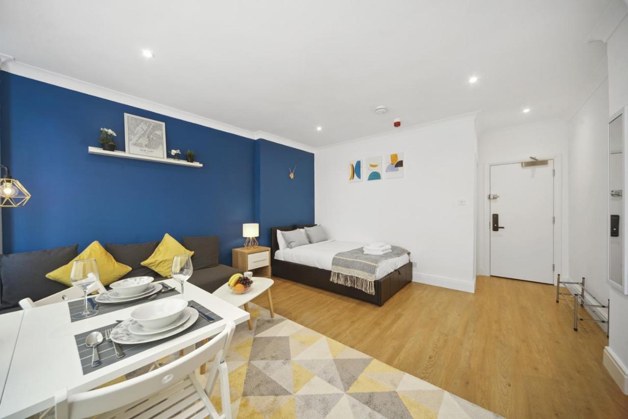 Studio Apartment By Homely Stays Лондон Екстер'єр фото