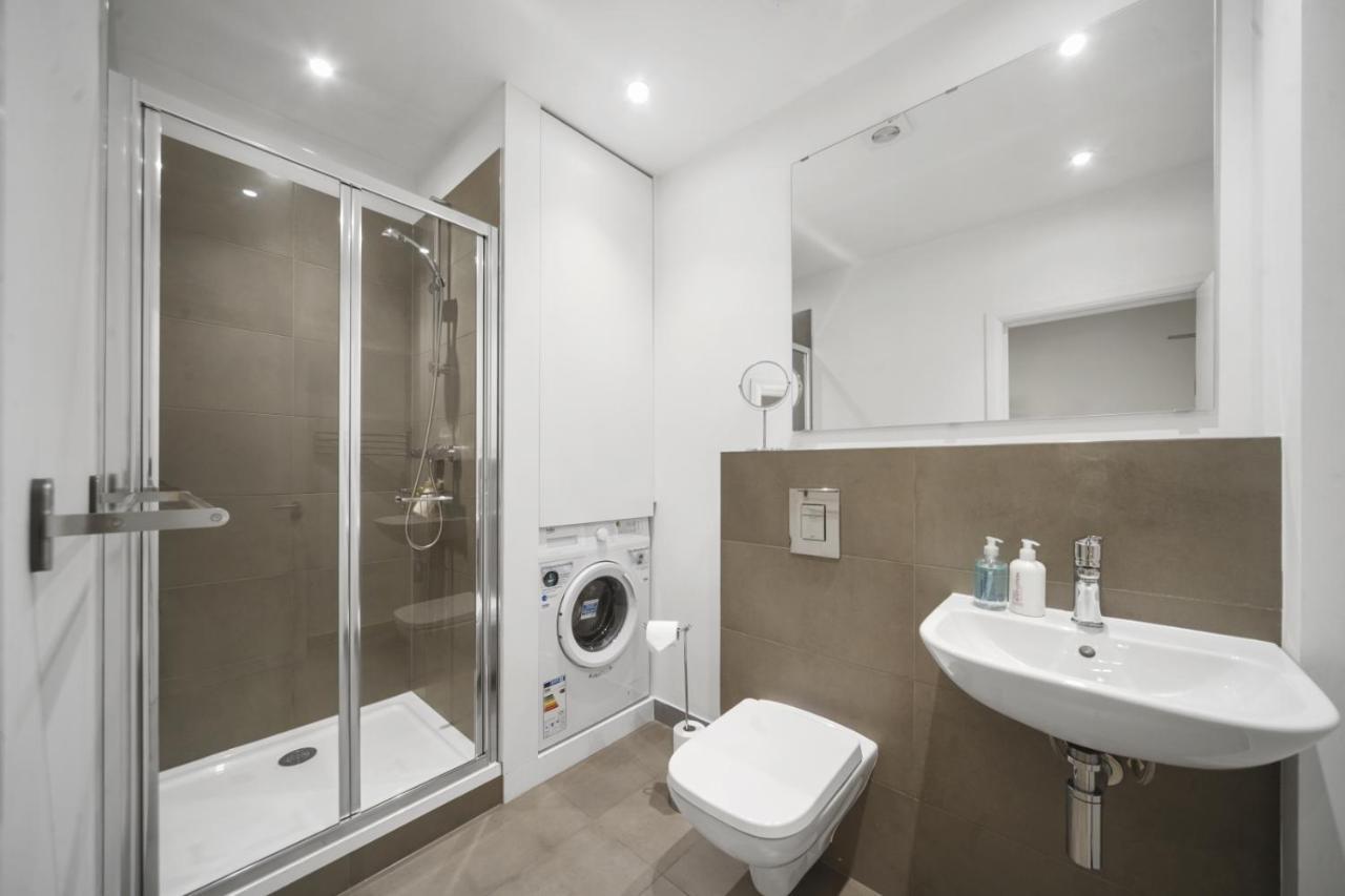 Studio Apartment By Homely Stays Лондон Екстер'єр фото
